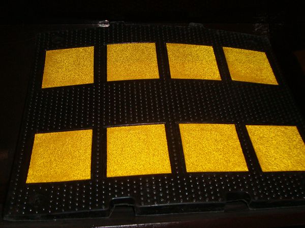 TS324 2 1 - Road Parking Rubber Traffic Speed Hump TS324